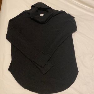 Aritzia TNA Thermal Cowlneck (SIZE SMALL)